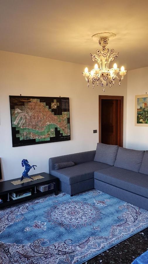 Apartament Angela Di House *